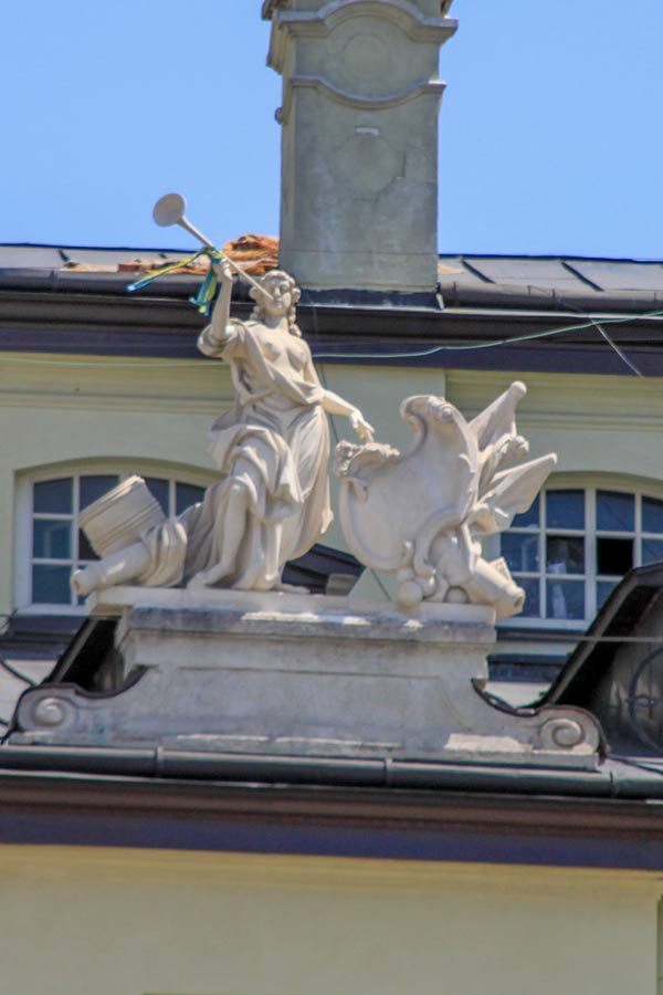 Скульптура Слава