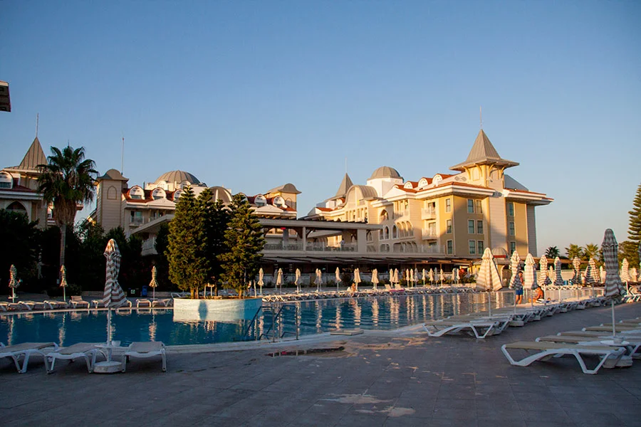 Side Star Resort