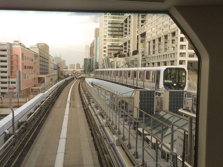 Встречный поезд