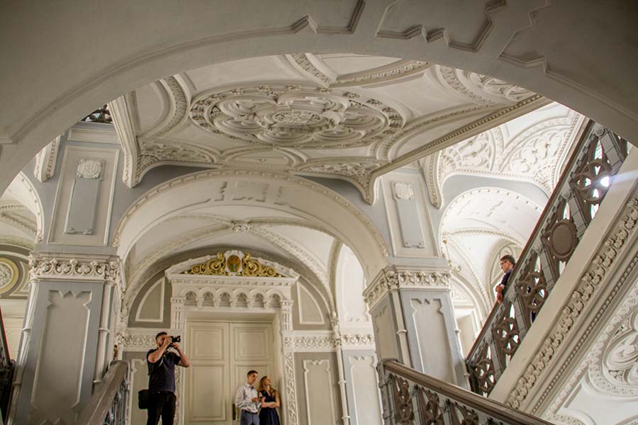 Внутри главного корпуса КПИ