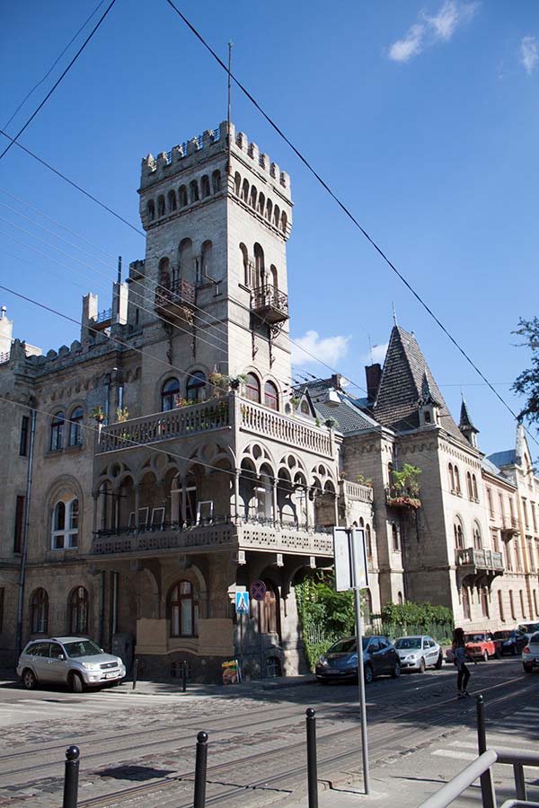 Замок Сосновського — будинок на вулиці Генерала Чупринки, 52