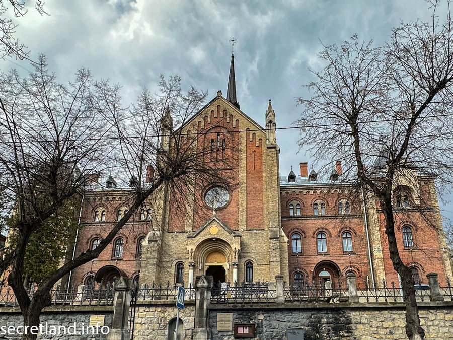 Костел Святого Серця Ісуса та монастир францисканок у Львові