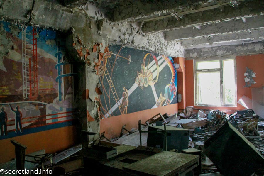 Soviet paintings on the walls of the dining room