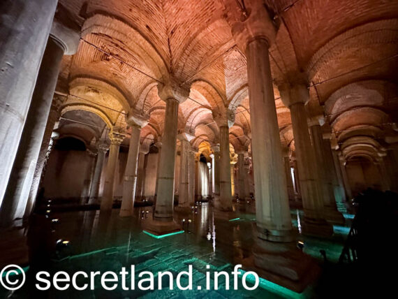 Цистерна Базиліка в Стамбулі