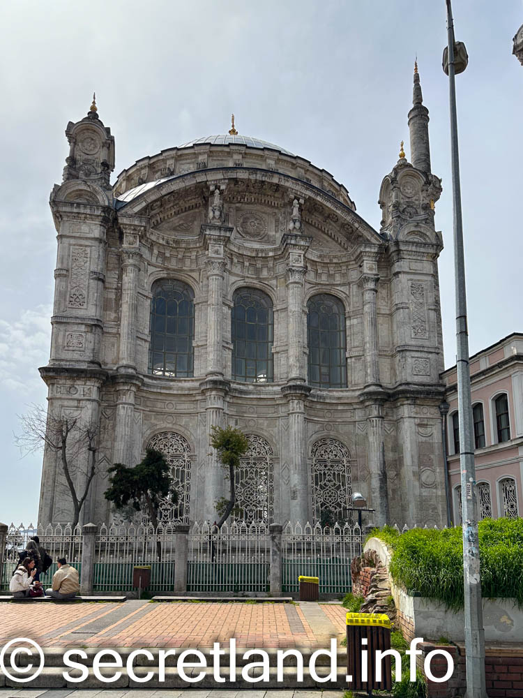 Büyük Mecidiye Camii - мечеть в Ortaköy