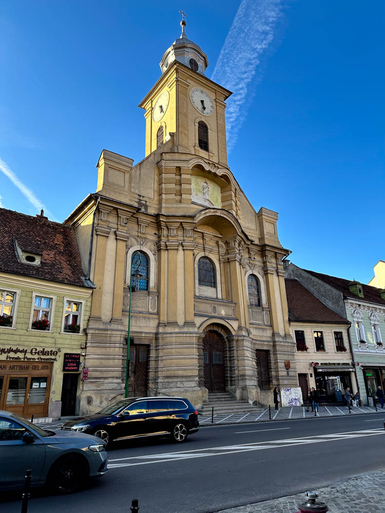Biserica Sfinții Apostoli Petru și Paul